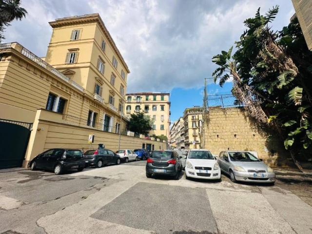 Box in affitto a Municipalità 1, Napola