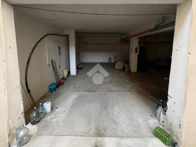 Box in affitto a Municipalità 6, Campania