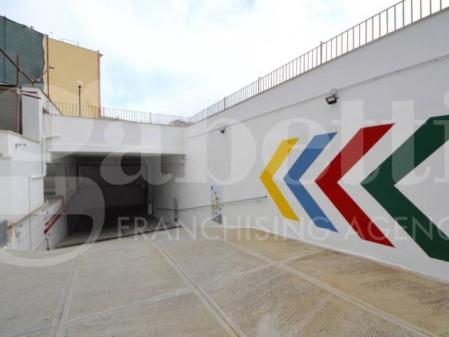 Box in affitto a Municipalità 10, Campania