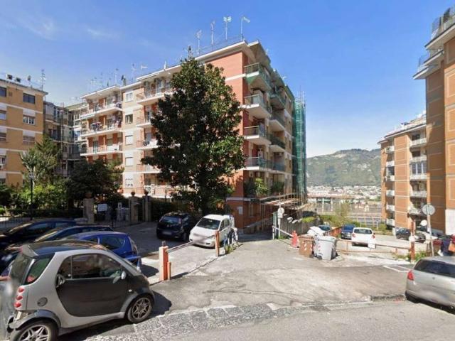 Box in affitto a Municipalità 5, Campania