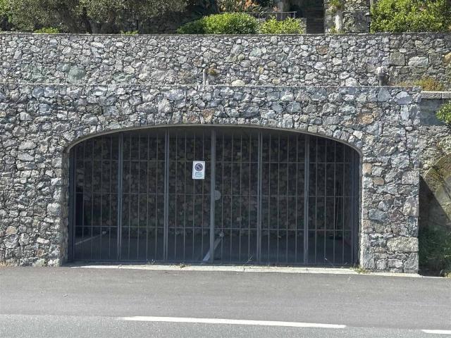 Box in affitto a Noli, Liguria