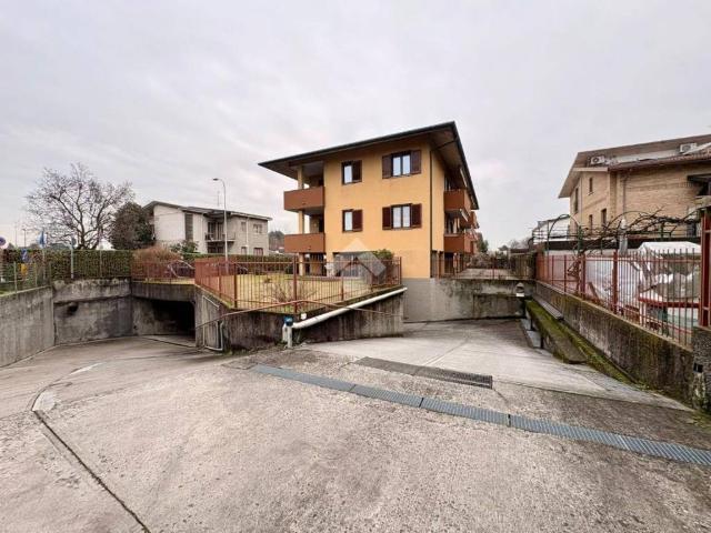 Box in affitto a Nova Milanese, Lombardia