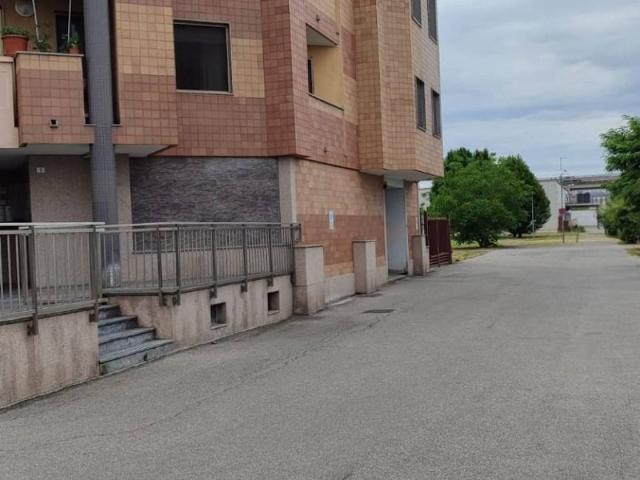 Box in affitto a Vignale Nuovo, Piemonte