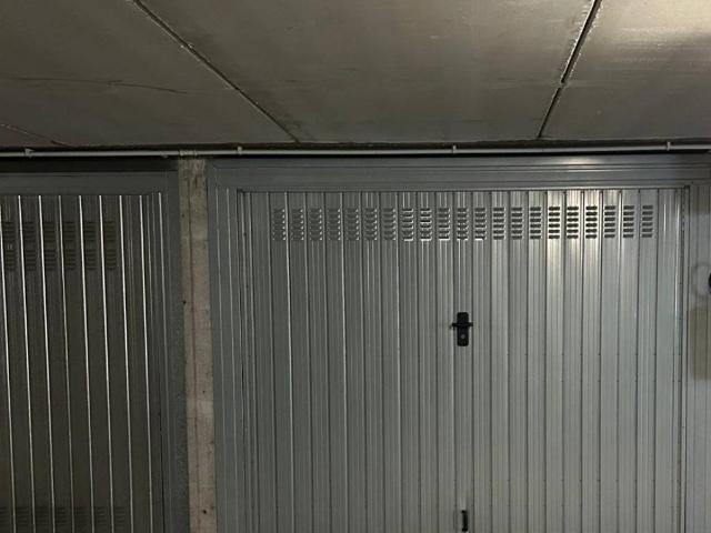 Box in affitto a Mirabello, Pavia