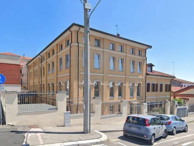 Box in affitto a San Giovannino, Pavia