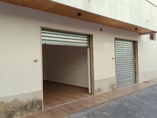 Box in affitto a Rancitelli, Pescara