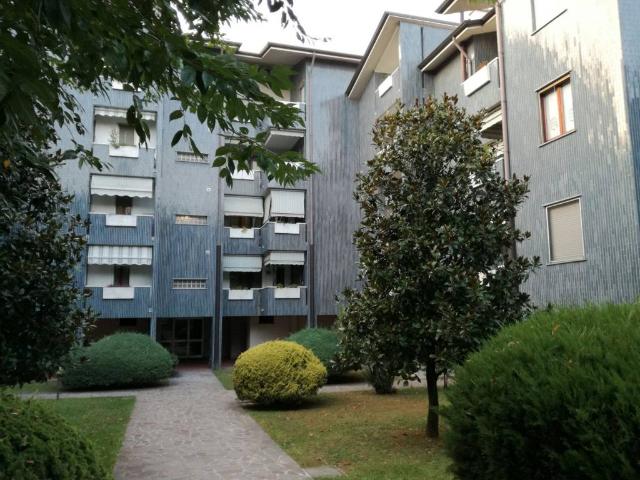 Box in affitto a Pessano Con Bornago, Lombardia