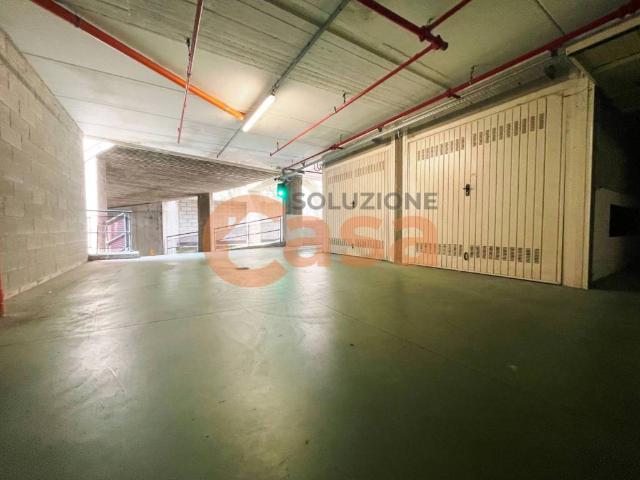 Box in affitto a Infrangibile, Piacenza