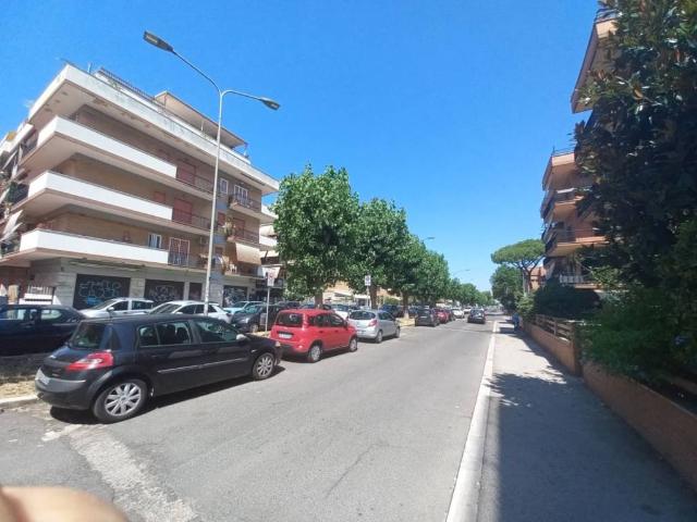 Box in affitto a Torvajanica, Roma Capitale