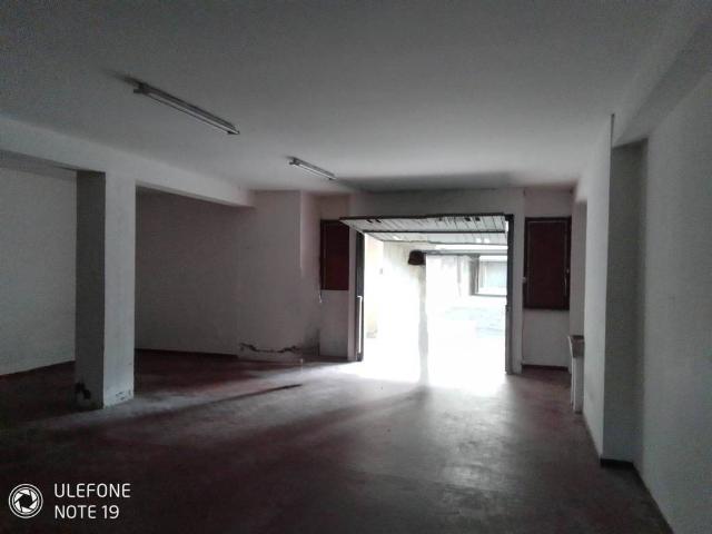 Box in affitto a Mezzana, Prato
