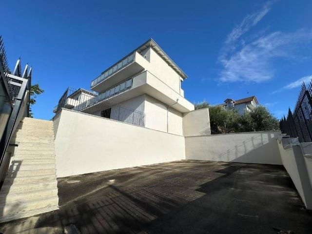 Box in affitto a Le Case, Quarto