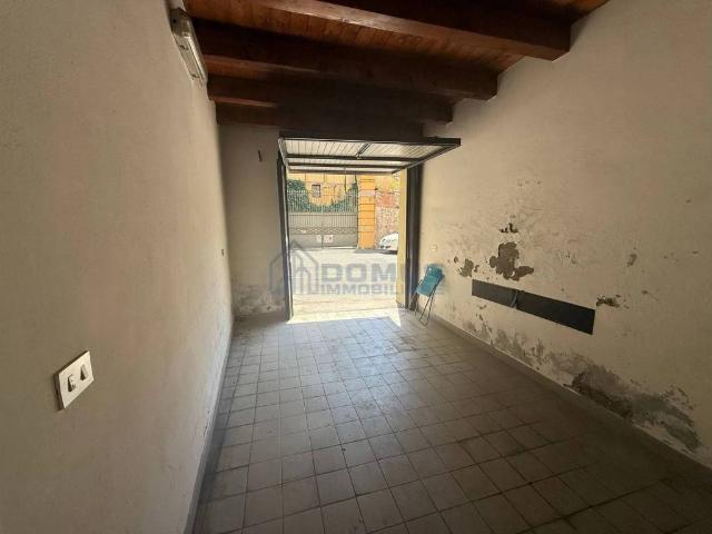 Box in affitto a San Pietro città, Re