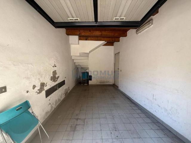 Box in affitto a San Pietro città, Re