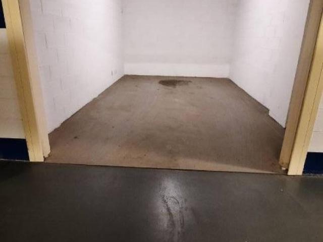 Box in affitto a San Francesco-Giardini Pubblici, Re