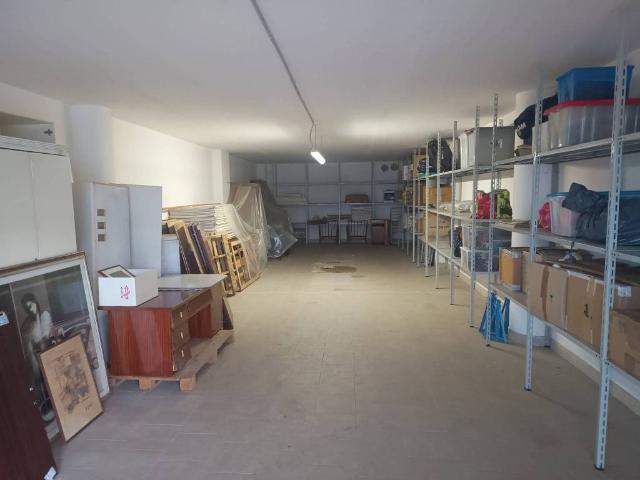 Box in affitto a San Lorenzo in Strada, Riccione