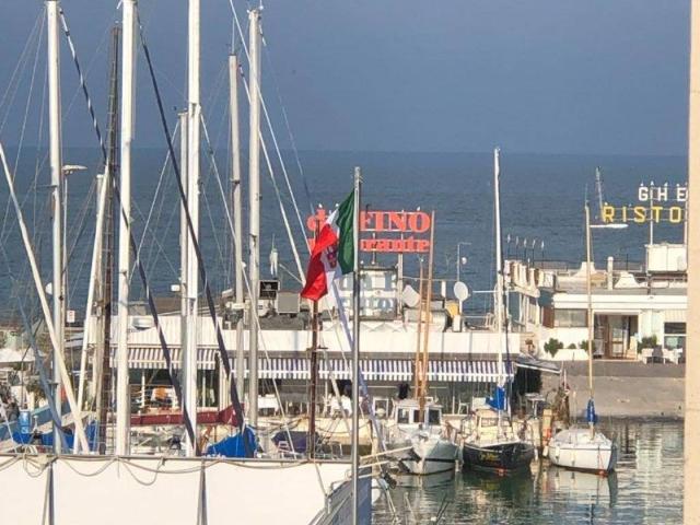 Box in affitto a Alba, Riccione