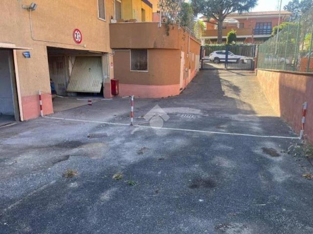 Box in affitto a Municipio Roma IX, Roma Capitale