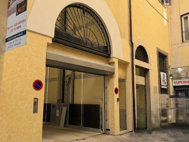 Box in affitto a Municipio Roma I, Roma Capitale
