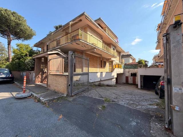Box in affitto a Giardini Tor di Mezzavia, Roma Capitale