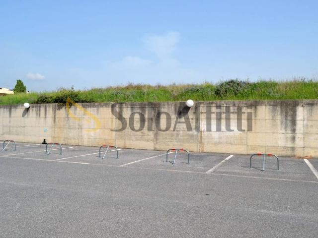 Box in affitto a Mostacciano, Roma Capitale