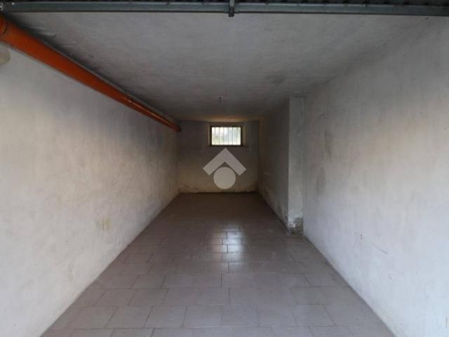 Box in affitto a Castelletto, Roverbella