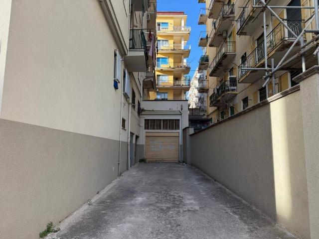 Box in affitto a Salerno, Campania
