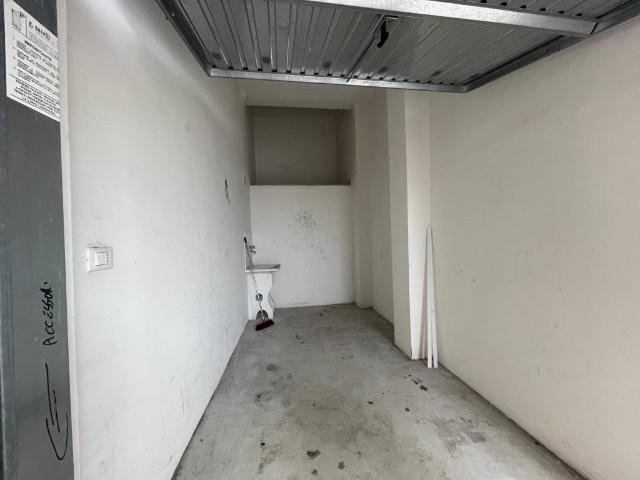 Box in affitto a Marina centro, Marche