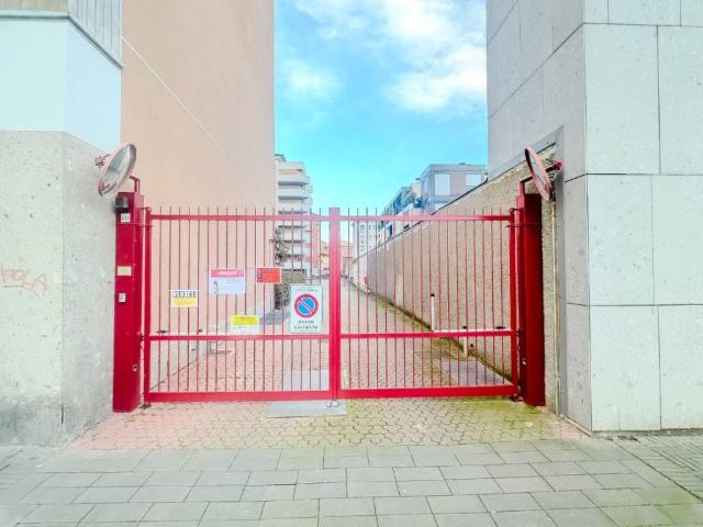 Box in affitto a Zona Omogenea Milano Nord, Sesto San Giovanni