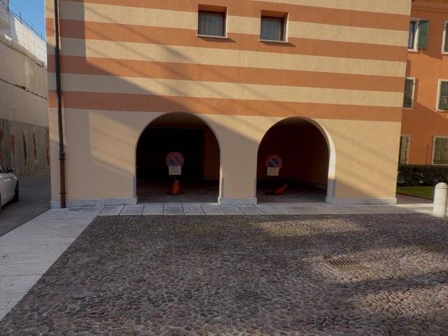 Box in affitto a Soave, Veneto