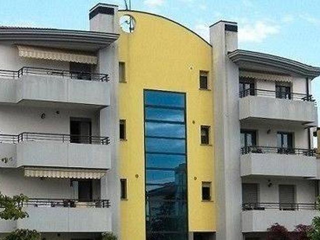 Box in affitto a Tavagnacco, Friuli-Venezia Giulia