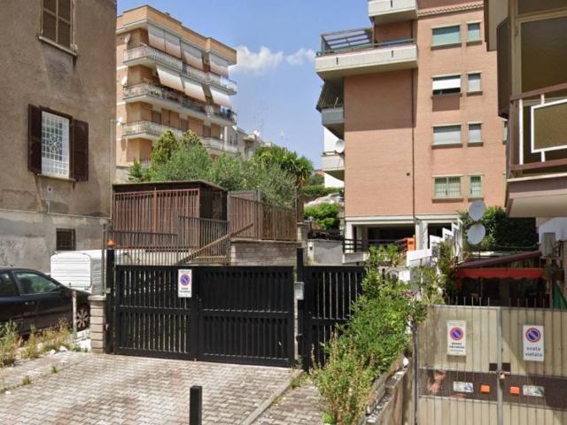 Box in affitto a Roma Capitale, Lazio