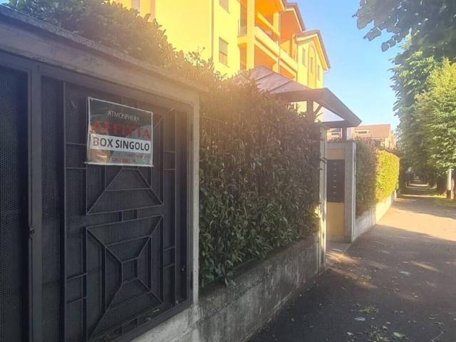 Box in affitto a Tradate, Lombardia