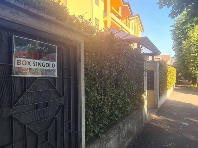 Box in affitto a Tradate, Lombardia