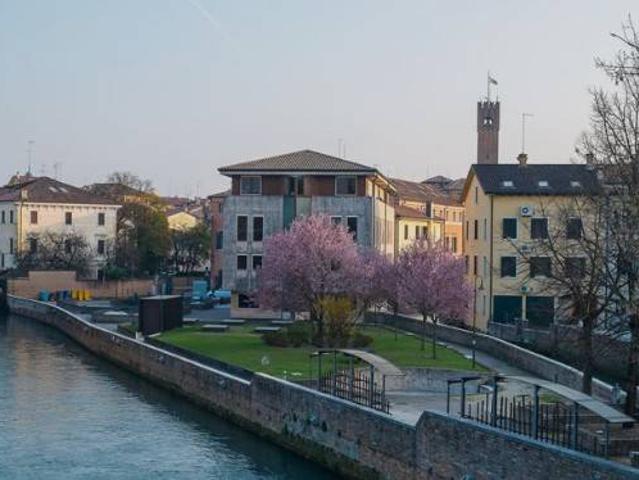Box in affitto a San Zeno, Treviso