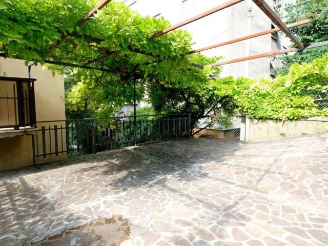 Box in affitto a Servola-Chiarbola-Valmaura-Borgo San Sergio, Villa Opicina