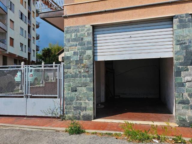 Box in affitto a Vado Ligure, Liguria