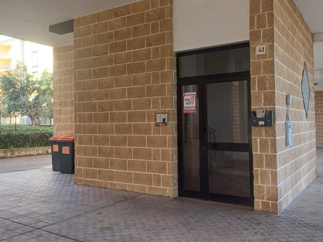 Box in affitto a Valenzano San Lorenzo, Puglia