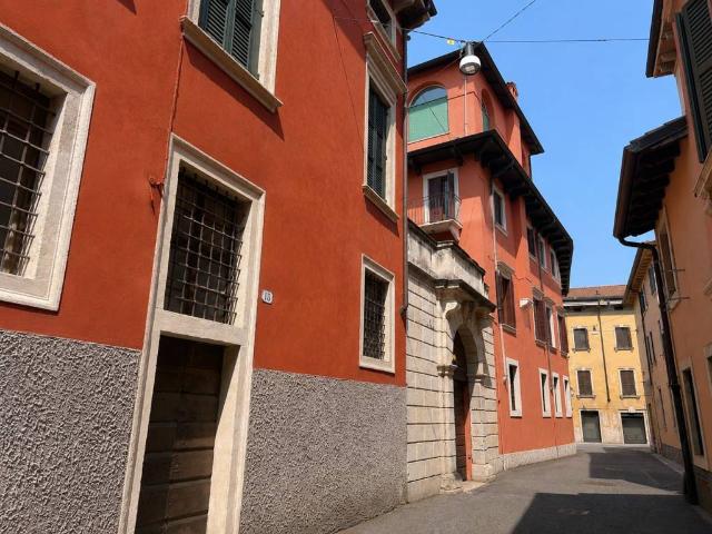 Box in affitto a Centro storico, Brenzone