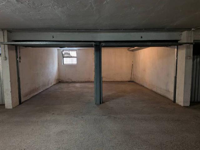 Box in affitto a Ovest, Brenzone