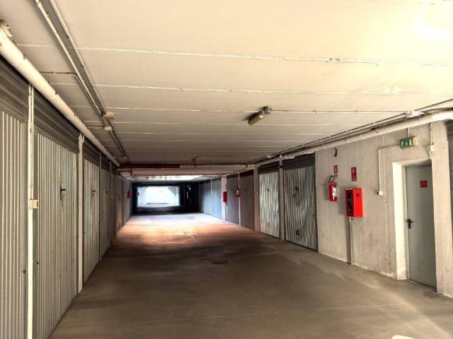 Box in affitto a Nord-Ovest, Brenzone