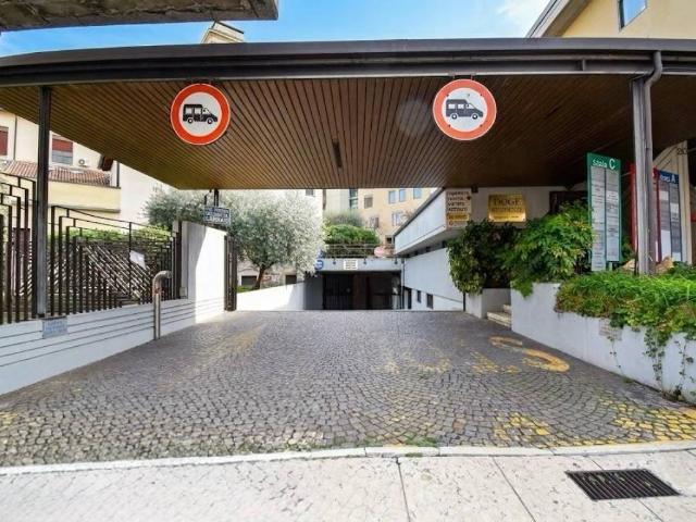 Box in affitto a Centro storico, Brenzone