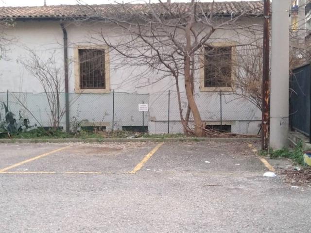 Box in affitto a Est, Brenzone