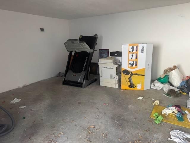 Box in affitto a Ovest, Brenzone