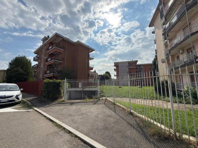 Box in affitto a Vittuone, Lombardia