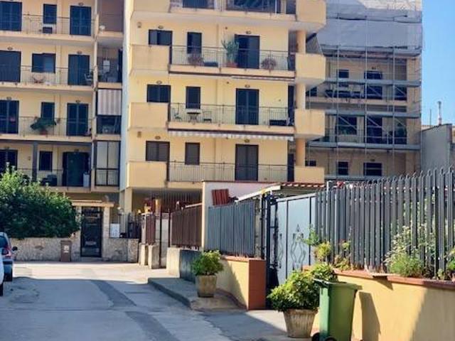 Box in affitto a Volla, Campania