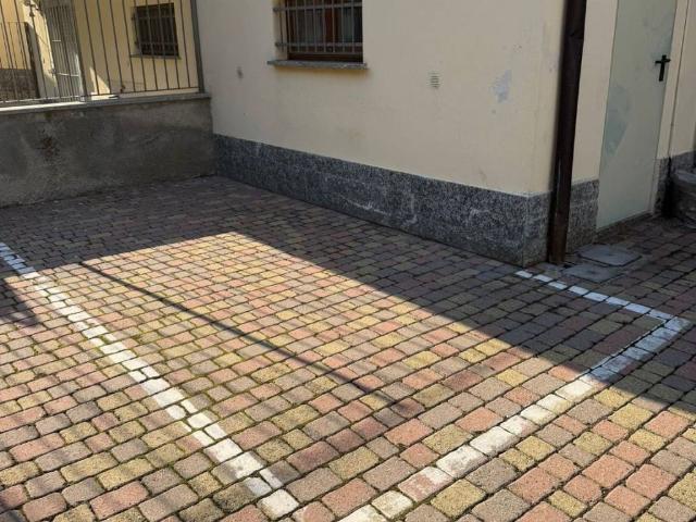 Box in vendita a Abbiategrasso, Lombardia
