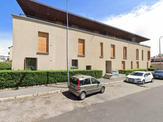 Box in vendita a Abbiategrasso, Lombardia