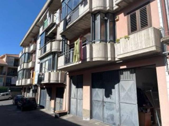 Box in vendita a Aci Catena, Sicilia