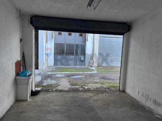Box in vendita a Aci Catena, Sicilia