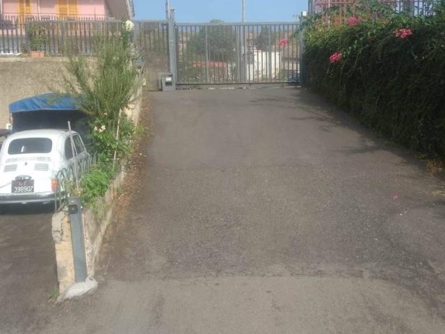 Box in vendita a Aci Santa Lucia, Aci Catena